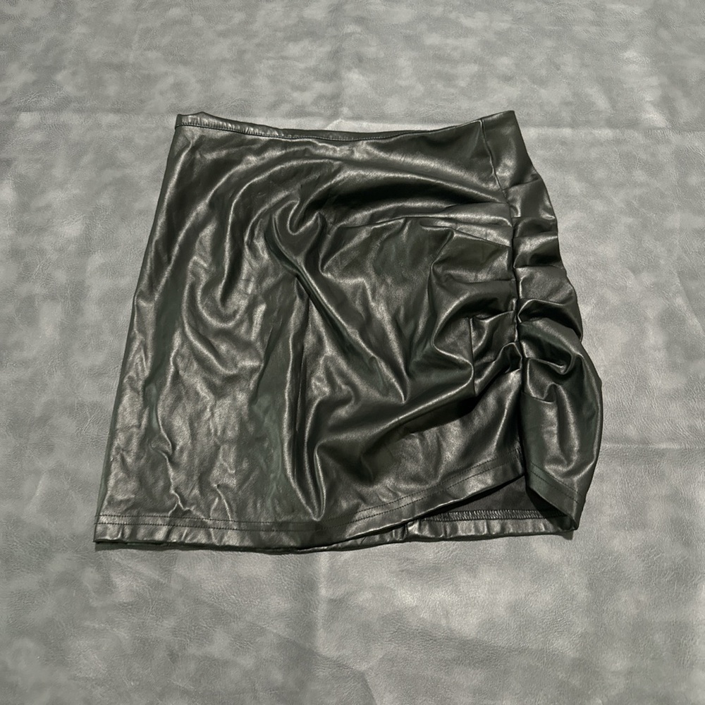 Elegant Black Leather Skirt